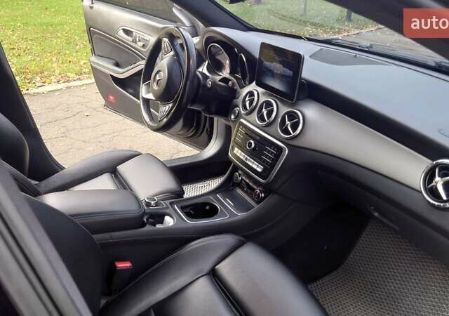 Черный Мерседес ЦЛА-класс, объемом двигателя 1.99 л и пробегом 122 тыс. км за 19000 $, фото 30 на Automoto.ua