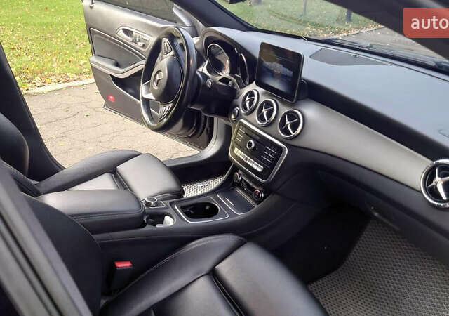 Черный Мерседес ЦЛА-класс, объемом двигателя 1.99 л и пробегом 123 тыс. км за 20000 $, фото 17 на Automoto.ua