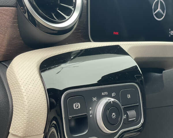 Черный Мерседес ЦЛА-класс, объемом двигателя 2 л и пробегом 30 тыс. км за 31500 $, фото 11 на Automoto.ua