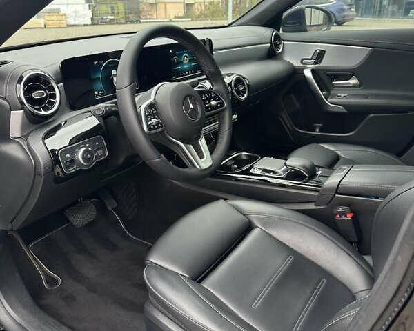 Чорний Мерседес ЦЛА-клас, об'ємом двигуна 1.99 л та пробігом 123 тис. км за 26990 $, фото 8 на Automoto.ua