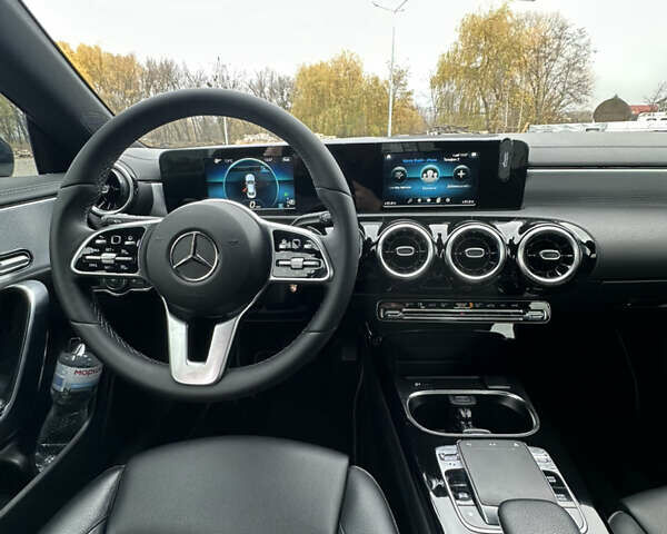 Чорний Мерседес ЦЛА-клас, об'ємом двигуна 1.99 л та пробігом 123 тис. км за 26990 $, фото 17 на Automoto.ua