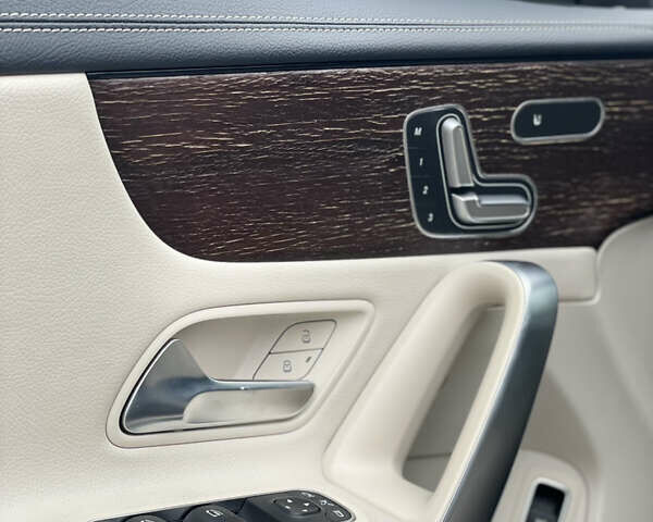 Черный Мерседес ЦЛА-класс, объемом двигателя 2 л и пробегом 30 тыс. км за 31500 $, фото 9 на Automoto.ua