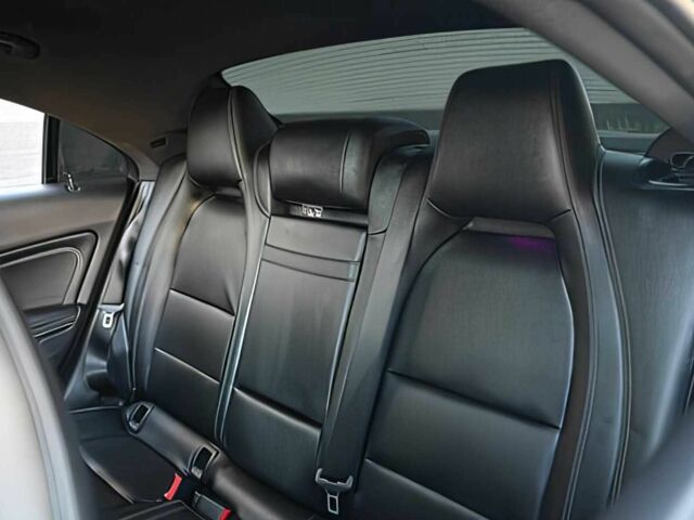 Чорний Мерседес ЦЛА-клас, об'ємом двигуна 2 л та пробігом 48 тис. км за 17000 $, фото 10 на Automoto.ua