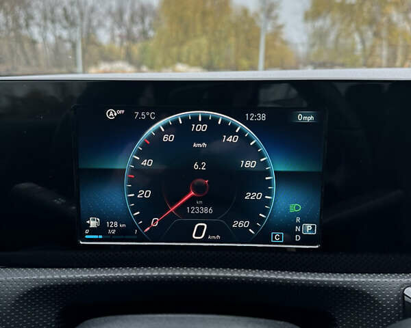 Чорний Мерседес ЦЛА-клас, об'ємом двигуна 1.99 л та пробігом 123 тис. км за 26990 $, фото 24 на Automoto.ua