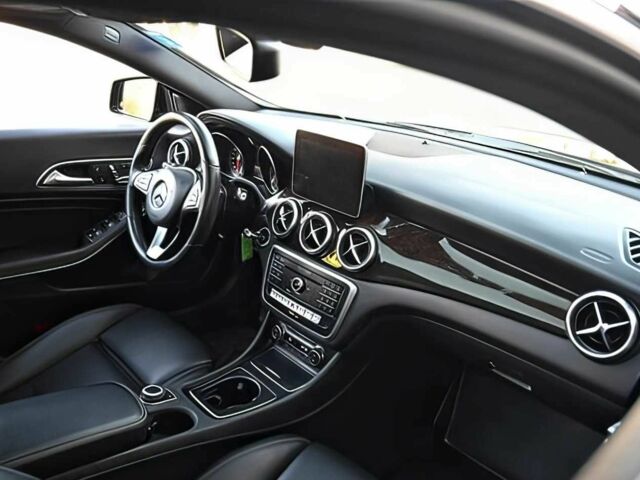 Чорний Мерседес ЦЛА-клас, об'ємом двигуна 2 л та пробігом 48 тис. км за 17000 $, фото 9 на Automoto.ua