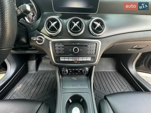 Черный Мерседес ЦЛА-класс, объемом двигателя 1.99 л и пробегом 127 тыс. км за 20500 $, фото 24 на Automoto.ua