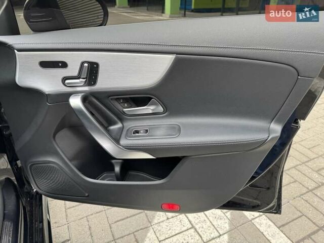 Черный Мерседес ЦЛА-класс, объемом двигателя 2 л и пробегом 71 тыс. км за 28900 $, фото 33 на Automoto.ua