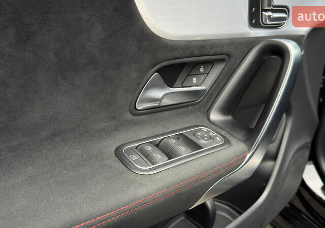 Черный Мерседес ЦЛА-класс, объемом двигателя 1.99 л и пробегом 22 тыс. км за 54000 $, фото 45 на Automoto.ua