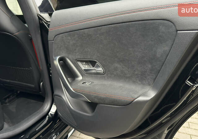 Черный Мерседес ЦЛА-класс, объемом двигателя 1.99 л и пробегом 22 тыс. км за 54000 $, фото 55 на Automoto.ua