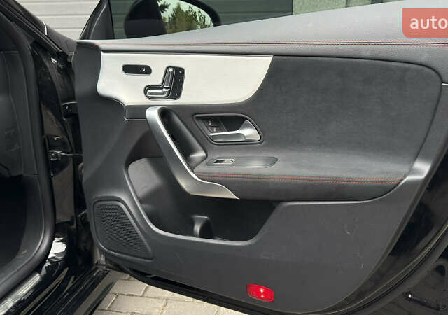 Черный Мерседес ЦЛА-класс, объемом двигателя 1.99 л и пробегом 22 тыс. км за 54000 $, фото 51 на Automoto.ua