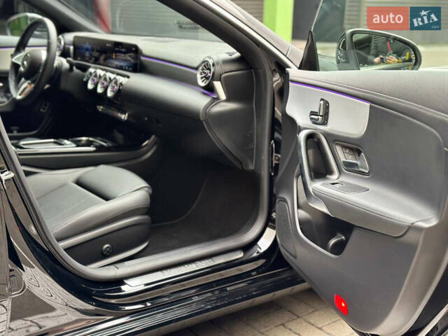 Чорний Мерседес ЦЛА-клас, об'ємом двигуна 2 л та пробігом 11 тис. км за 41000 $, фото 19 на Automoto.ua