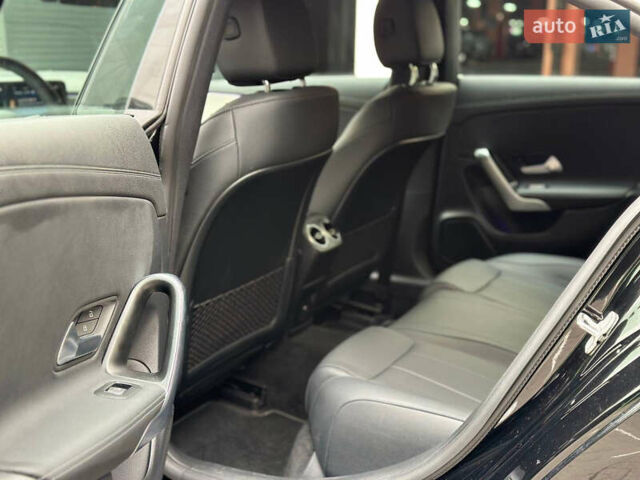 Чорний Мерседес ЦЛА-клас, об'ємом двигуна 2 л та пробігом 11 тис. км за 41000 $, фото 15 на Automoto.ua