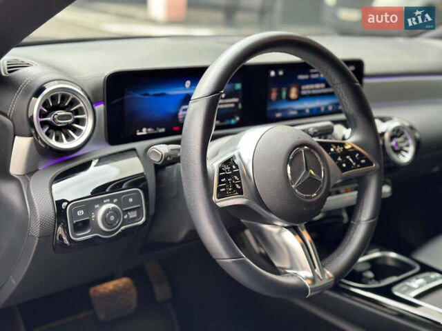 Чорний Мерседес ЦЛА-клас, об'ємом двигуна 2 л та пробігом 11 тис. км за 41000 $, фото 14 на Automoto.ua