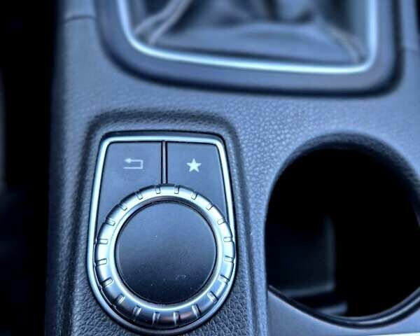 Чорний Мерседес ЦЛА-клас, об'ємом двигуна 2.14 л та пробігом 164 тис. км за 15500 $, фото 12 на Automoto.ua