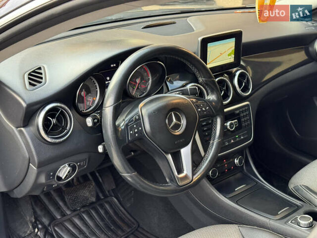 Фиолетовый Мерседес ЦЛА-класс, объемом двигателя 1.8 л и пробегом 250 тыс. км за 14850 $, фото 16 на Automoto.ua