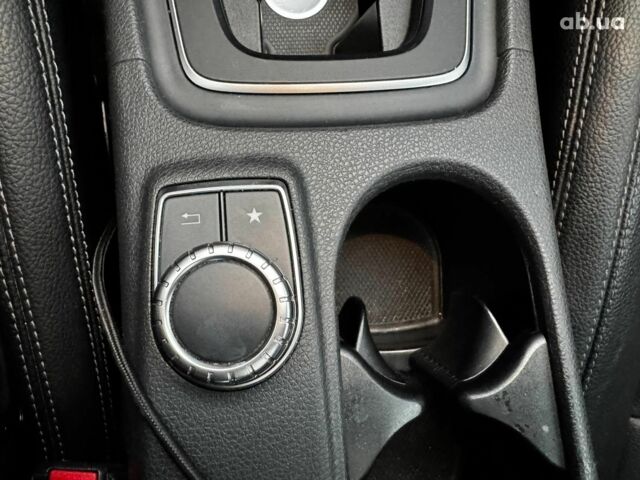 Красный Мерседес ЦЛА-класс, объемом двигателя 2 л и пробегом 128 тыс. км за 17490 $, фото 21 на Automoto.ua