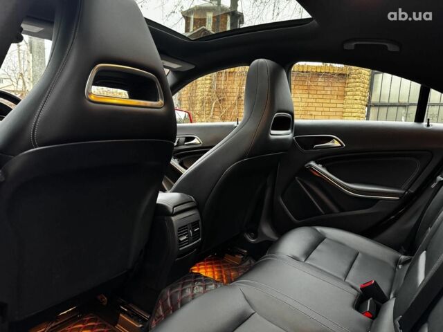 Красный Мерседес ЦЛА-класс, объемом двигателя 2 л и пробегом 128 тыс. км за 17490 $, фото 25 на Automoto.ua