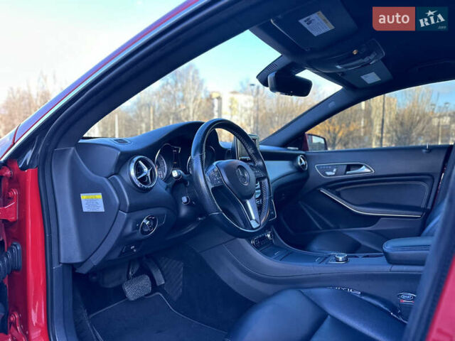 Красный Мерседес ЦЛА-класс, объемом двигателя 2 л и пробегом 160 тыс. км за 15200 $, фото 25 на Automoto.ua