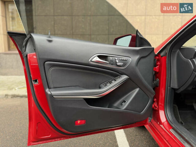 Красный Мерседес ЦЛА-класс, объемом двигателя 2 л и пробегом 109 тыс. км за 12750 $, фото 18 на Automoto.ua
