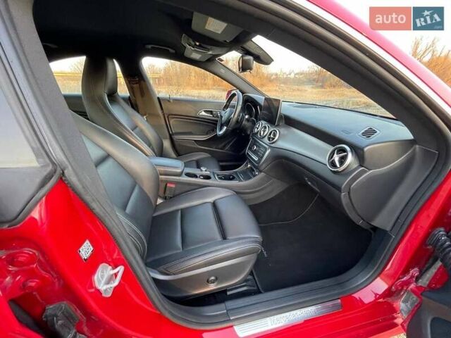 Красный Мерседес ЦЛА-класс, объемом двигателя 2 л и пробегом 159 тыс. км за 13200 $, фото 8 на Automoto.ua