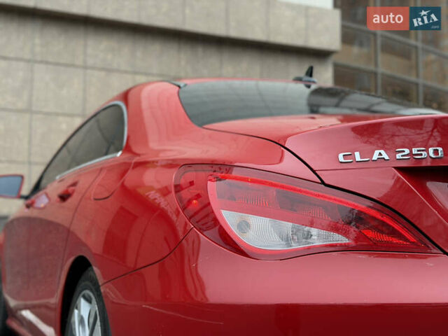 Красный Мерседес ЦЛА-класс, объемом двигателя 2 л и пробегом 109 тыс. км за 12750 $, фото 12 на Automoto.ua
