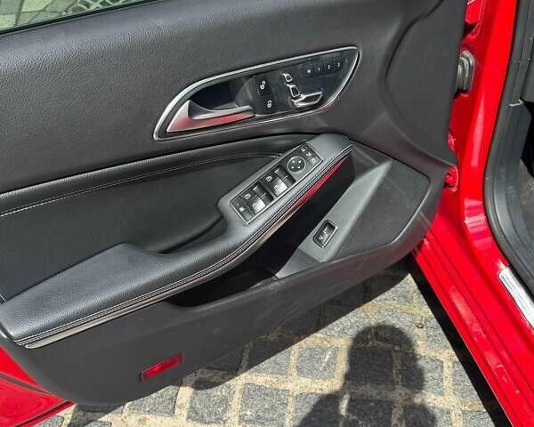 Червоний Мерседес ЦЛА-клас, об'ємом двигуна 1.99 л та пробігом 197 тис. км за 18500 $, фото 17 на Automoto.ua