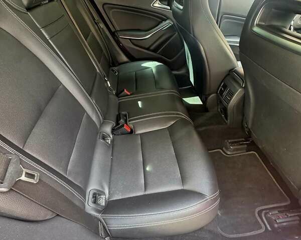 Червоний Мерседес ЦЛА-клас, об'ємом двигуна 1.99 л та пробігом 197 тис. км за 18500 $, фото 7 на Automoto.ua