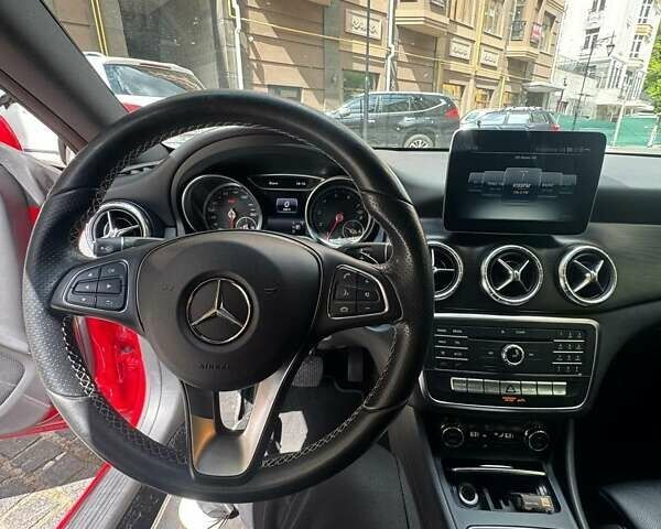 Червоний Мерседес ЦЛА-клас, об'ємом двигуна 1.99 л та пробігом 197 тис. км за 18500 $, фото 9 на Automoto.ua