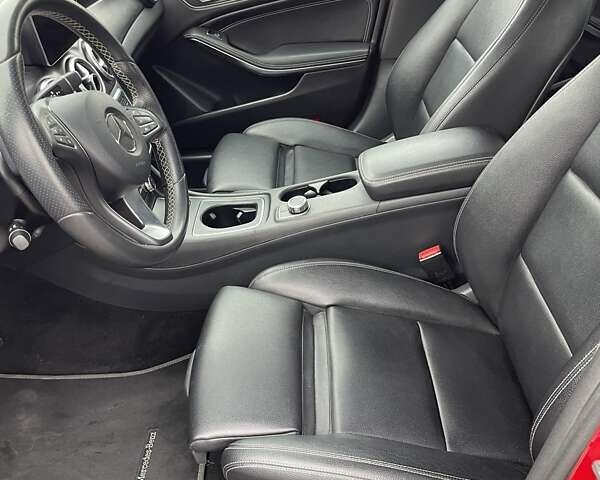 Червоний Мерседес ЦЛА-клас, об'ємом двигуна 2 л та пробігом 140 тис. км за 16000 $, фото 14 на Automoto.ua