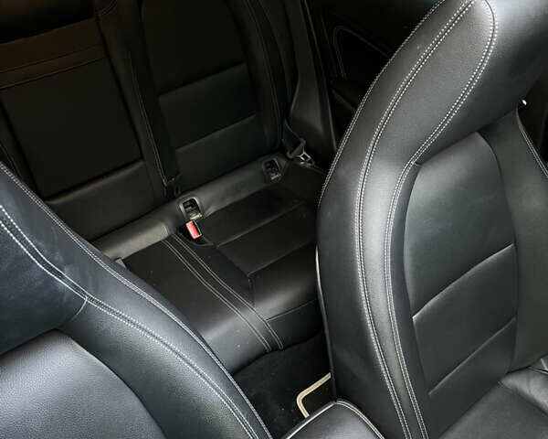 Красный Мерседес ЦЛА-класс, объемом двигателя 1.99 л и пробегом 58 тыс. км за 19500 $, фото 11 на Automoto.ua