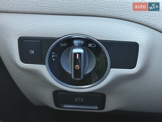 Мерседес ЦЛА-класс 2018 в Киеве на Automoto.ua Красный Мерседес ЦЛА-класс, объемом двигателя 1.99 л и пробегом 127 тыс. км за 18800 $, фото 23 на Automoto.ua