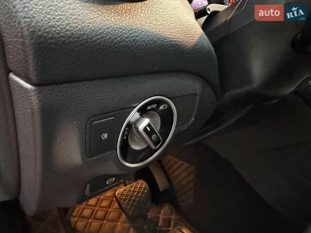 Красный Мерседес ЦЛА-класс, объемом двигателя 2 л и пробегом 128 тыс. км за 17490 $, фото 13 на Automoto.ua