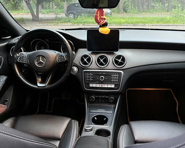 Красный Мерседес ЦЛА-класс, объемом двигателя 1.99 л и пробегом 58 тыс. км за 19500 $, фото 19 на Automoto.ua