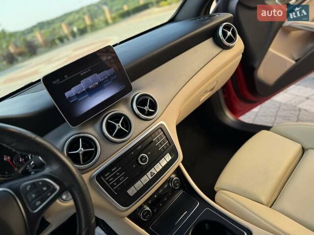 Красный Мерседес ЦЛА-класс, объемом двигателя 2 л и пробегом 150 тыс. км за 22850 $, фото 73 на Automoto.ua