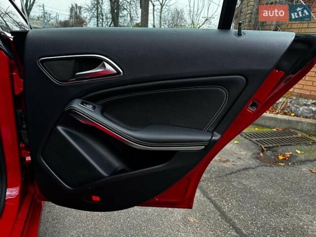 Красный Мерседес ЦЛА-класс, объемом двигателя 2 л и пробегом 128 тыс. км за 17490 $, фото 26 на Automoto.ua