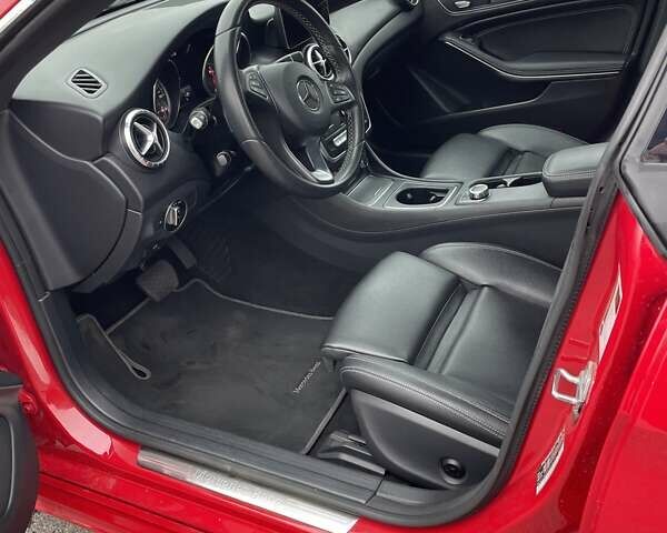 Червоний Мерседес ЦЛА-клас, об'ємом двигуна 2 л та пробігом 140 тис. км за 16000 $, фото 15 на Automoto.ua