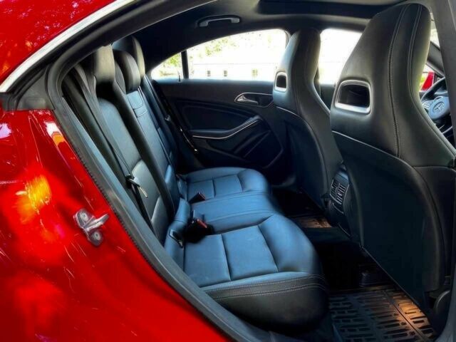 Красный Мерседес ЦЛА-класс, объемом двигателя 2 л и пробегом 49 тыс. км за 9300 $, фото 10 на Automoto.ua