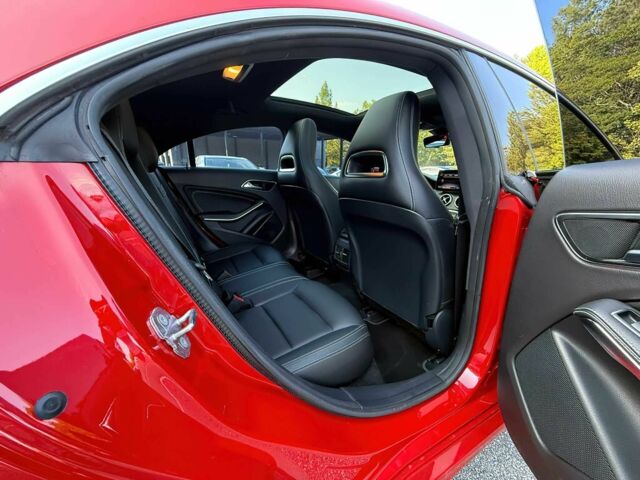 Мерседес ЦЛА-класс 2019 в Львове на Automoto.ua Красный Мерседес ЦЛА-класс, объемом двигателя 2 л и пробегом 33 тыс. км за 9500 $, фото 12 на Automoto.ua