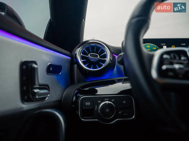 Червоний Мерседес ЦЛА-клас, об'ємом двигуна 1.99 л та пробігом 27 тис. км за 41000 $, фото 24 на Automoto.ua