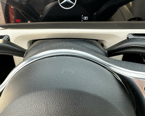 Красный Мерседес ЦЛА-класс, объемом двигателя 2 л и пробегом 28 тыс. км за 45000 $, фото 3 на Automoto.ua