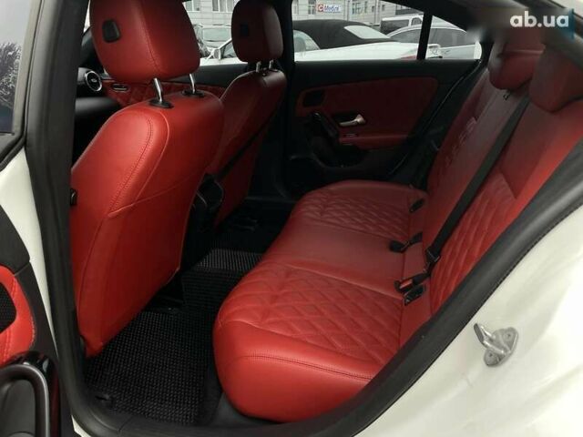 Мерседес ЦЛА-класс, объемом двигателя 1.5 л и пробегом 145 тыс. км за 31990 $, фото 14 на Automoto.ua