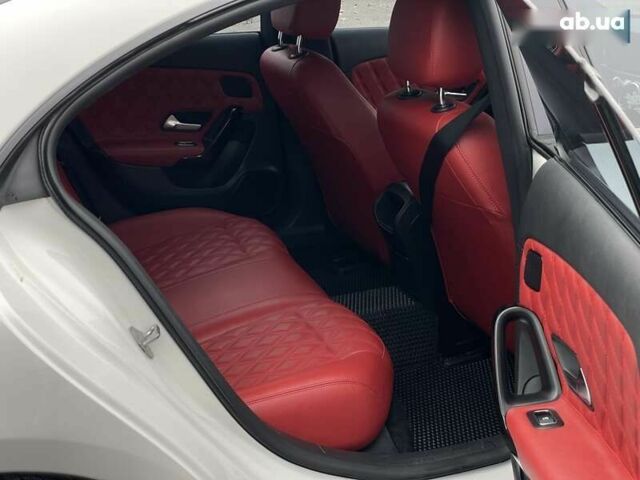 Мерседес ЦЛА-класс, объемом двигателя 1.5 л и пробегом 145 тыс. км за 31990 $, фото 16 на Automoto.ua