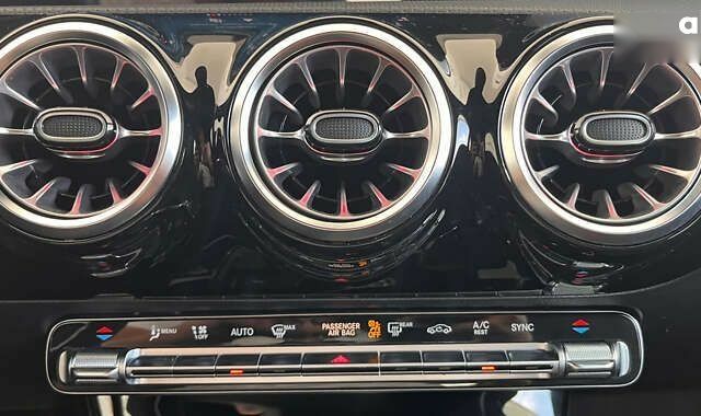 Мерседес ЦЛА-класс, объемом двигателя 2 л и пробегом 174 тыс. км за 27450 $, фото 20 на Automoto.ua