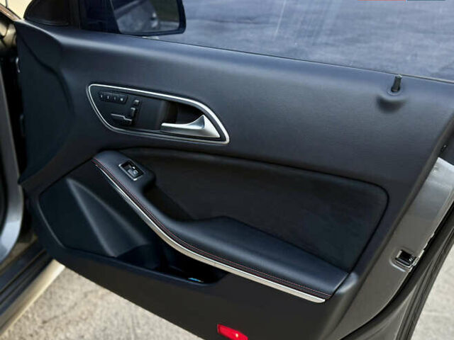 Серый Мерседес ЦЛА-класс, объемом двигателя 1.6 л и пробегом 200 тыс. км за 15300 $, фото 35 на Automoto.ua