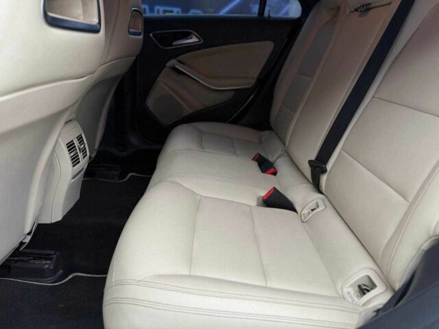 Серый Мерседес ЦЛА-класс, объемом двигателя 2 л и пробегом 213 тыс. км за 13499 $, фото 8 на Automoto.ua