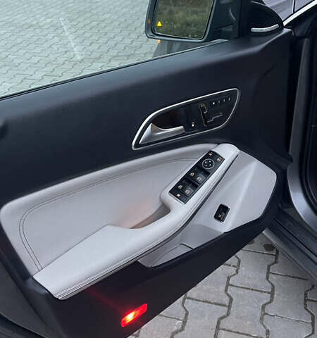 Серый Мерседес ЦЛА-класс, объемом двигателя 1.99 л и пробегом 168 тыс. км за 13300 $, фото 11 на Automoto.ua