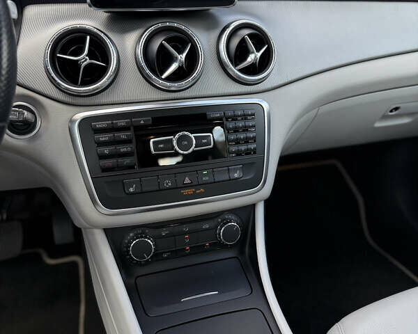 Серый Мерседес ЦЛА-класс, объемом двигателя 1.99 л и пробегом 127 тыс. км за 14800 $, фото 11 на Automoto.ua