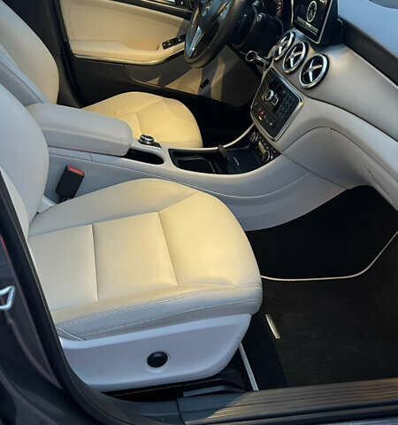 Серый Мерседес ЦЛА-класс, объемом двигателя 1.99 л и пробегом 168 тыс. км за 13300 $, фото 20 на Automoto.ua