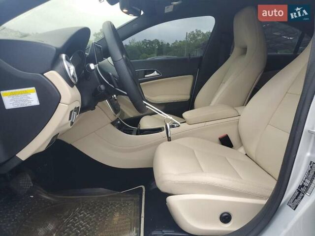 Серый Мерседес ЦЛА-класс, объемом двигателя 1.99 л и пробегом 90 тыс. км за 3000 $, фото 6 на Automoto.ua