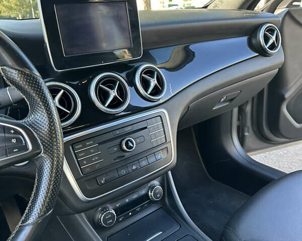 Серый Мерседес ЦЛА-класс, объемом двигателя 2 л и пробегом 140 тыс. км за 17500 $, фото 19 на Automoto.ua